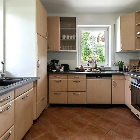 Moeblierte Erdgeschoss Im Einzelhaus Mitte شقة